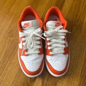 Women’s dunk low